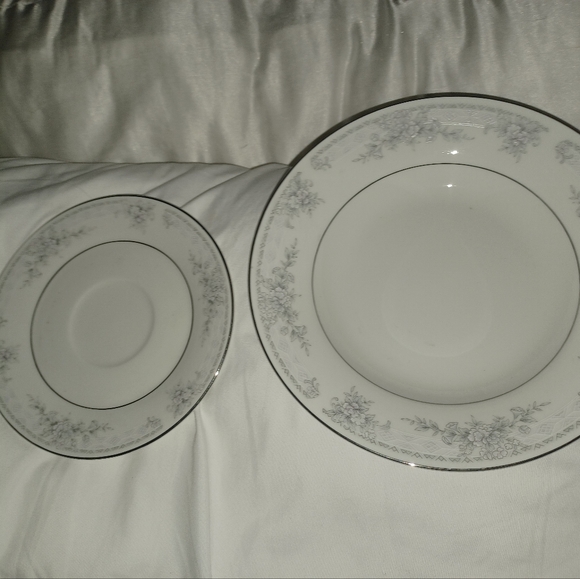 Sango set of silver embellished china - Picture 4 of 5